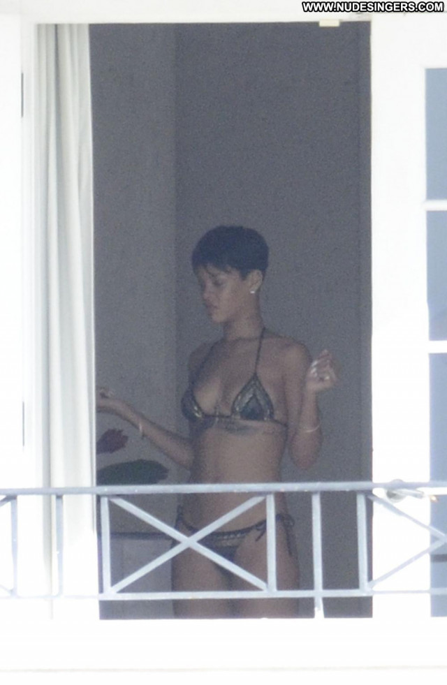 Rihanna The Door Ass Bedroom Big Tits Beautiful Breasts Posing Hot