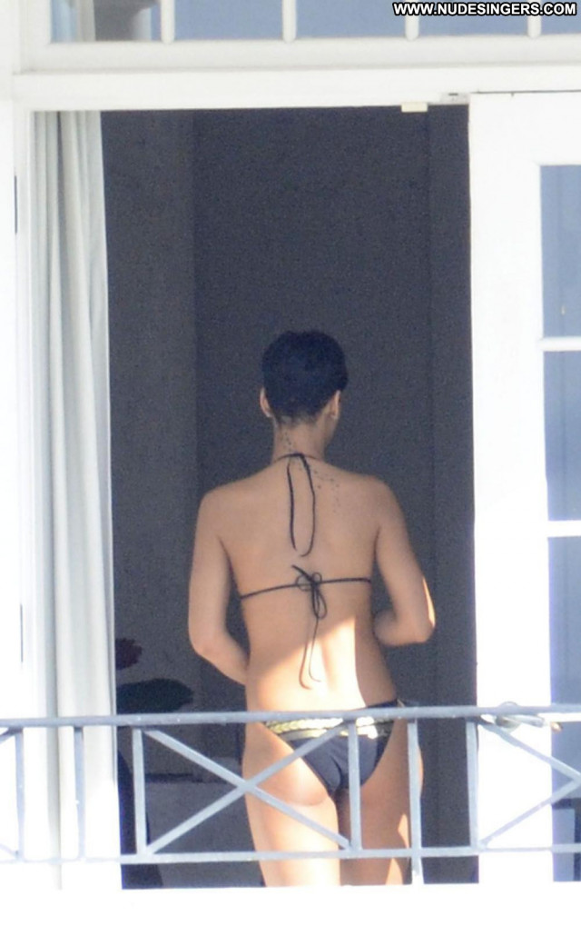 Rihanna The Door Bikini Ass Posing Hot Celebrity Beautiful Nude