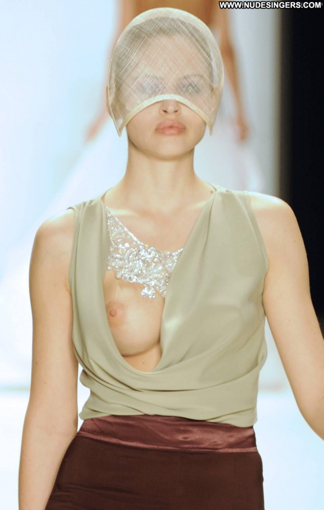Hana Nitsche Fashion Show Celebrity Nipples German Beautiful Babe