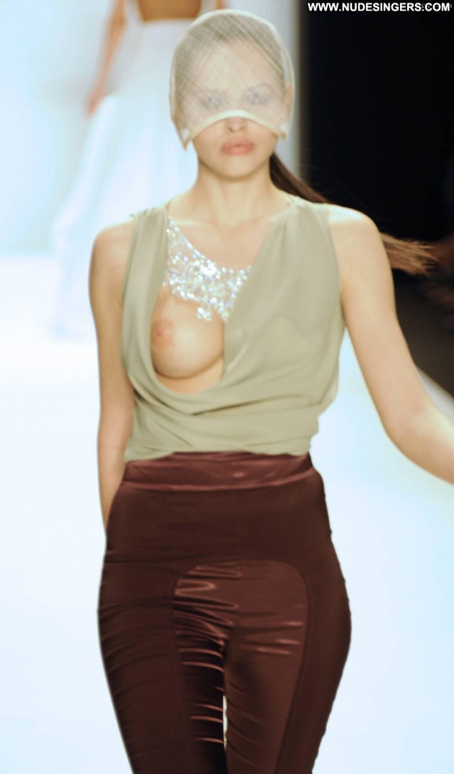 Hana Nitsche Fashion Show Posing Hot German Breasts Photo Shoot