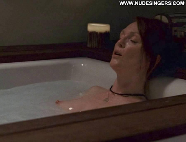 Julianne Moore The Kids Are All Right Posing Hot Ass Nude Scene Movie