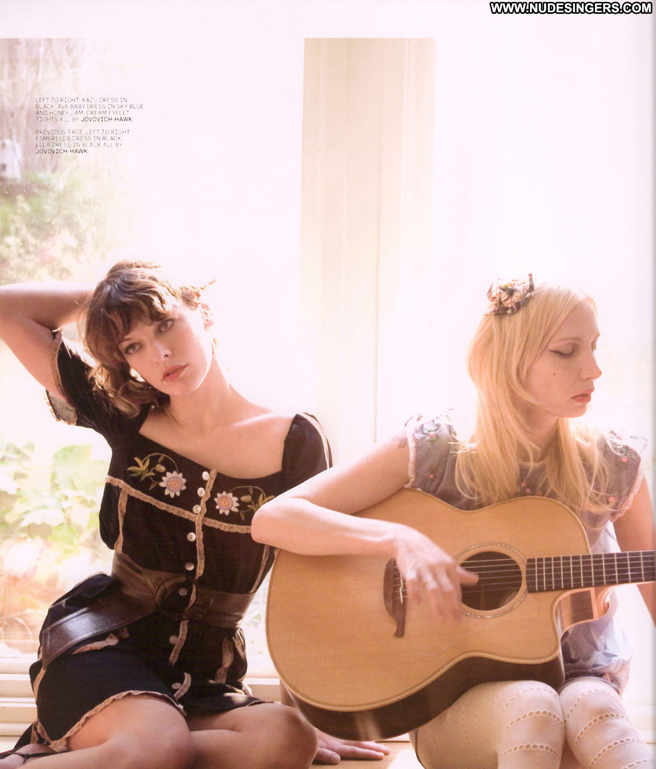 Amateur Famous Facebook Celebrity Posing Hot Hollywood Bar Hot Reality Nude Babe Amateur Party Live Perfect