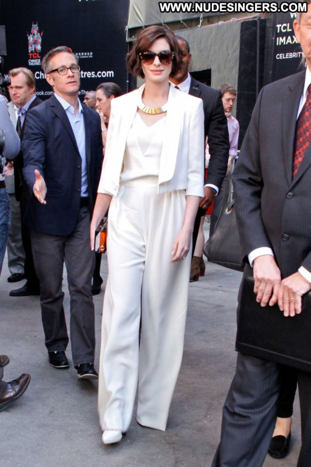 Anne Hathaway Hollywood Walk Of Fame Posing Hot Paparazzi Celebrity