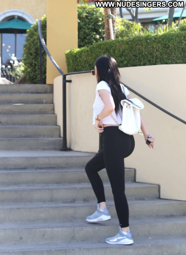 Kylie Jenner Posing Hot Babe Beautiful Celebrity Paparazzi Sexy