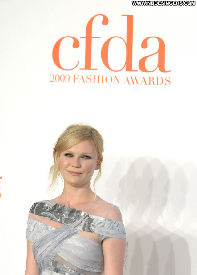 Kirsten Dunst New York Celebrity Paparazzi Fashion Babe Awards New