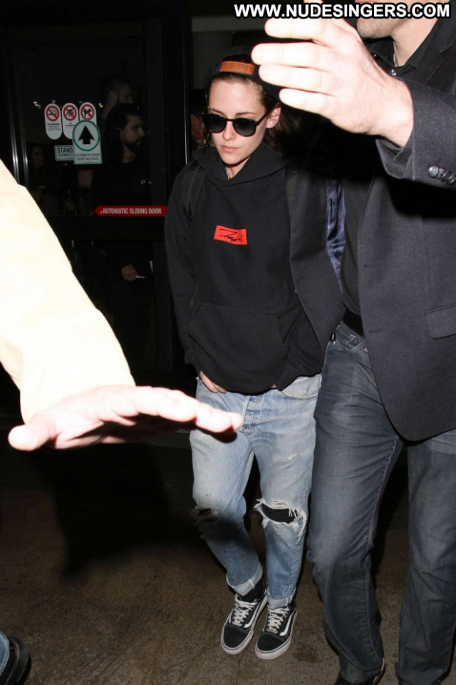 Kristen Stewart Lax Airport Los Angeles Paparazzi Beautiful Lax