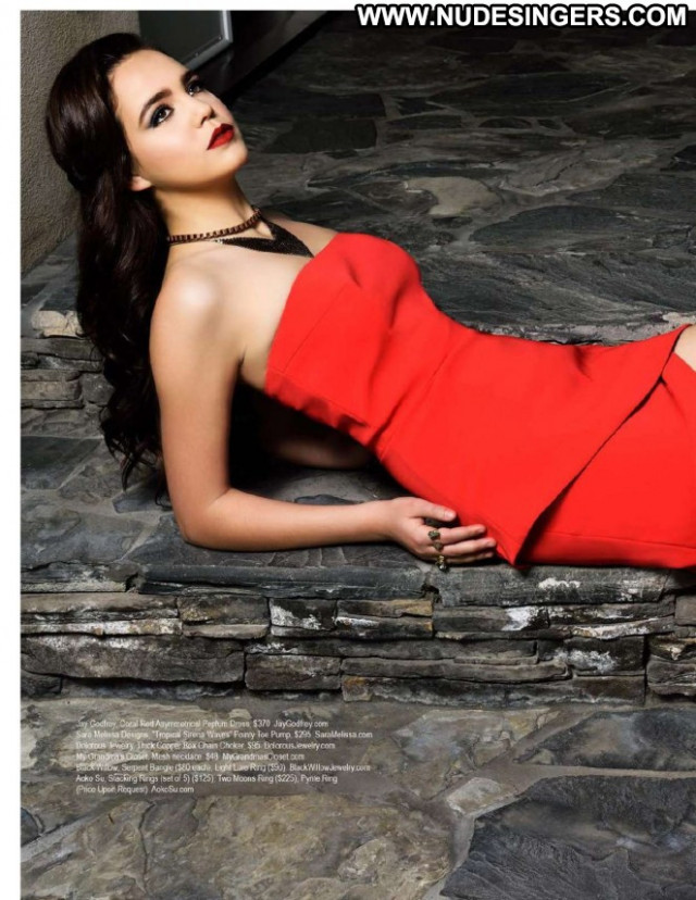 Bailee Madison Magazine Posing Hot Babe Celebrity Paparazzi Beautiful
