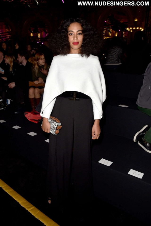 Solange Knowles Fashion Show Paris Babe Paparazzi Fashion Beautiful