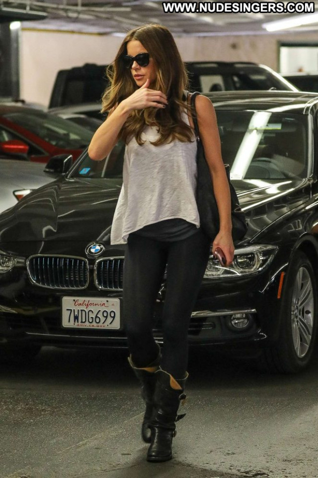 Kate Beckinsale Beverly Hills Celebrity Babe Medical Paparazzi Posing