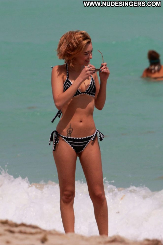 Sarah Snyder Miami Beach Posing Hot Beach Paparazzi Bikini Celebrity