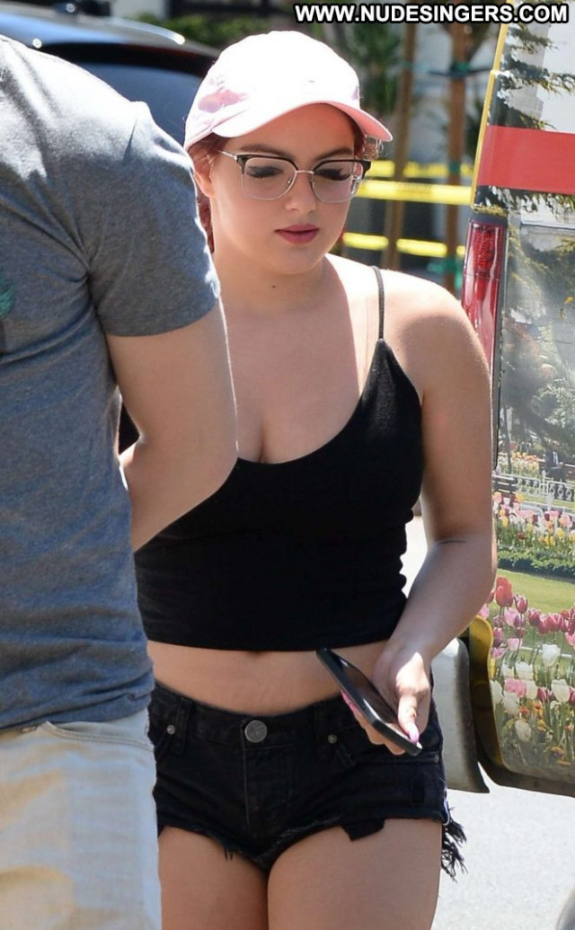 Ariel Winter Gym In La Posing Hot Shorts Black Babe Winter Gym