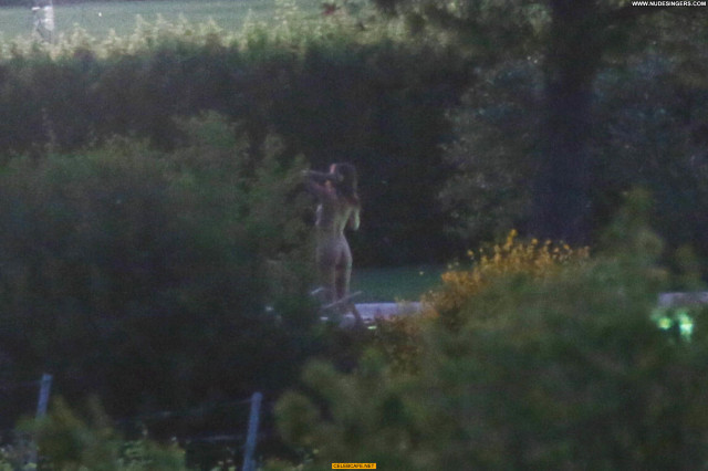 Emily Ratajkowski No Source Beautiful Babe Italy Celebrity Posing Hot