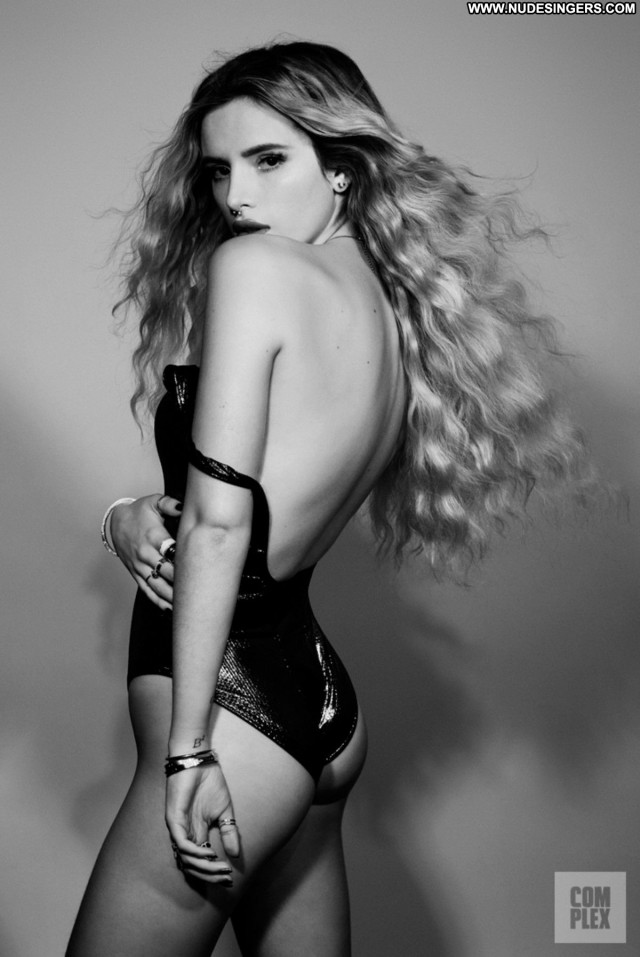 Bella Thorne Complex Magazine Singer Magazine Celebrity Beautiful