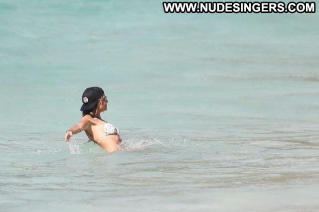 Heidi Klum The Beach Bar Paparazzi Posing Hot Bikini Beautiful Babe