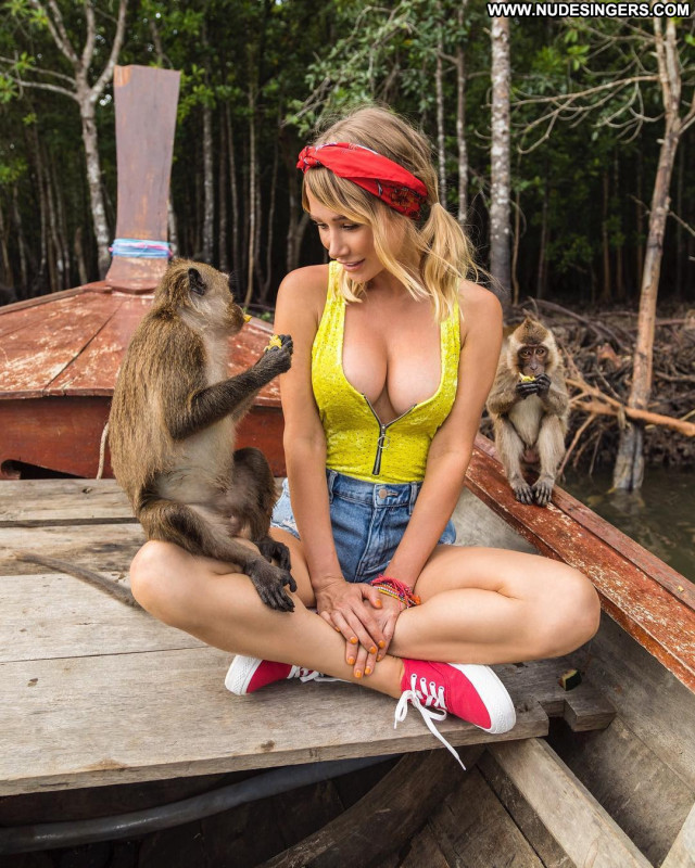 Suzy Cortez Anna Nicole Bar Model Bra Hat Beautiful Videos Singer