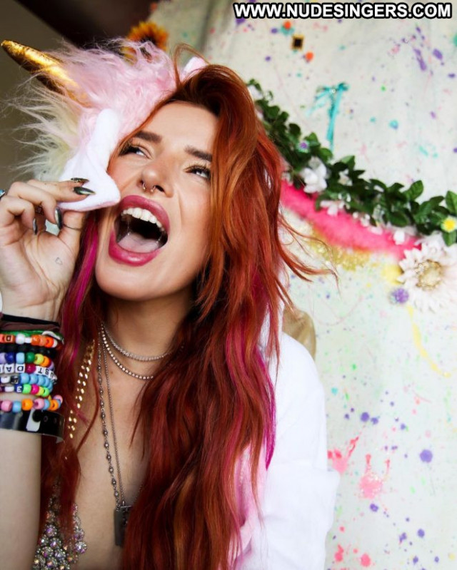 Bella Thorne No Source Paparazzi Babe Posing Hot Beautiful Celebrity