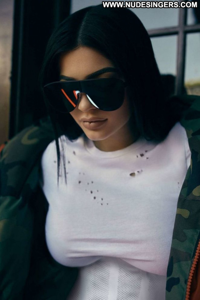 Kylie Jenner No Source Paparazzi Celebrity Babe Posing Hot Beautiful