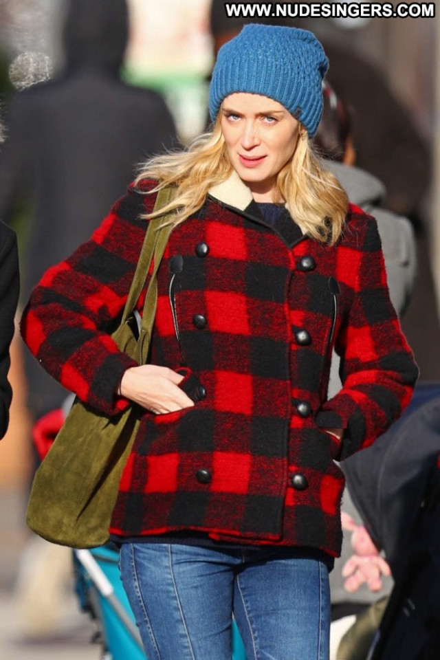 Emily Blunt New York Celebrity Babe Paparazzi Posing Hot New York