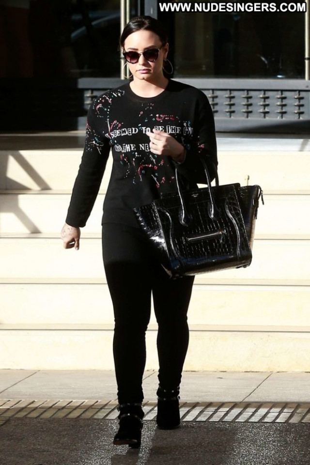 Demi Lovato Beverly Hills  Celebrity Christmas Shopping Babe