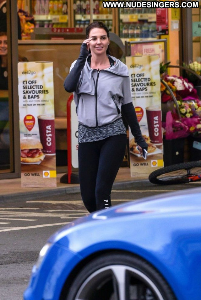 Danielle Lloyd No Source Babe Paparazzi Celebrity Posing Hot Beautiful