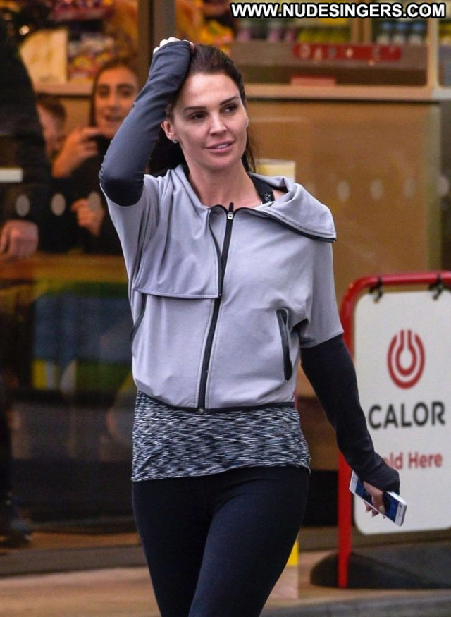 Danielle Lloyd No Source Posing Hot Babe Celebrity Paparazzi Beautiful