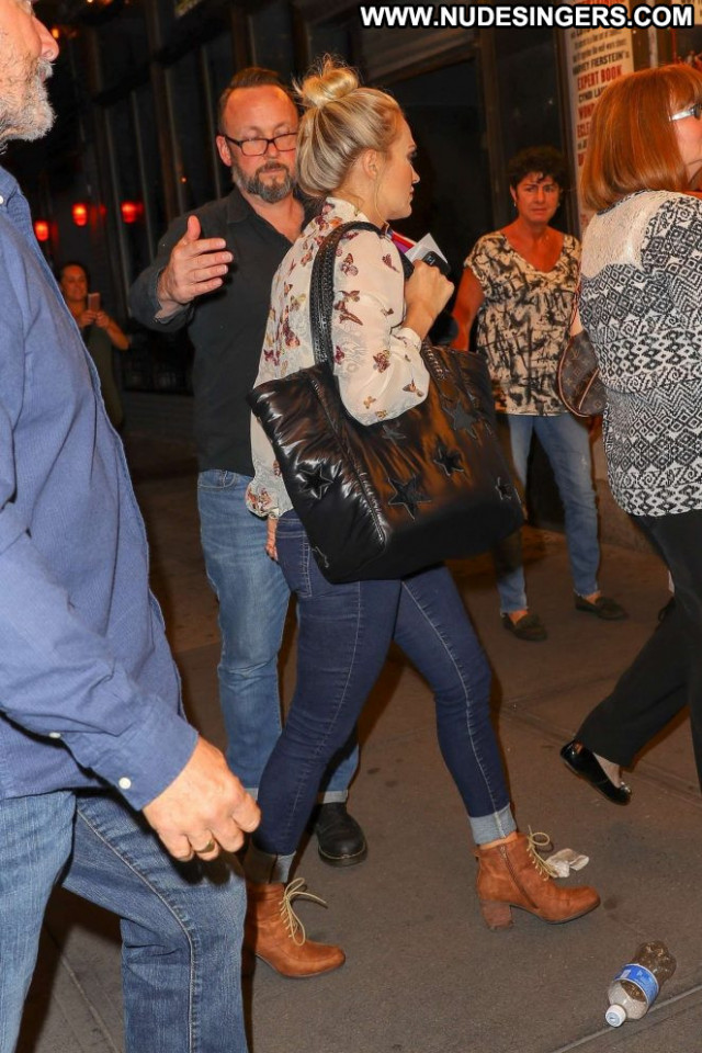 Carrie Underwood No Source Paparazzi Babe Posing Hot Boots Beautiful
