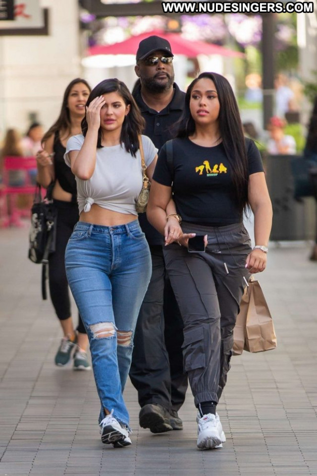 Kylie Jenner No Source Jordan Celebrity Babe Woods Jeans Paparazzi