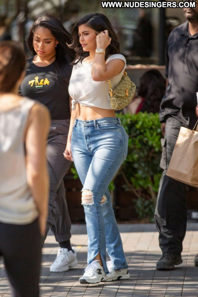 Kylie Jenner No Source Jeans Babe Beautiful Celebrity Woods Paparazzi