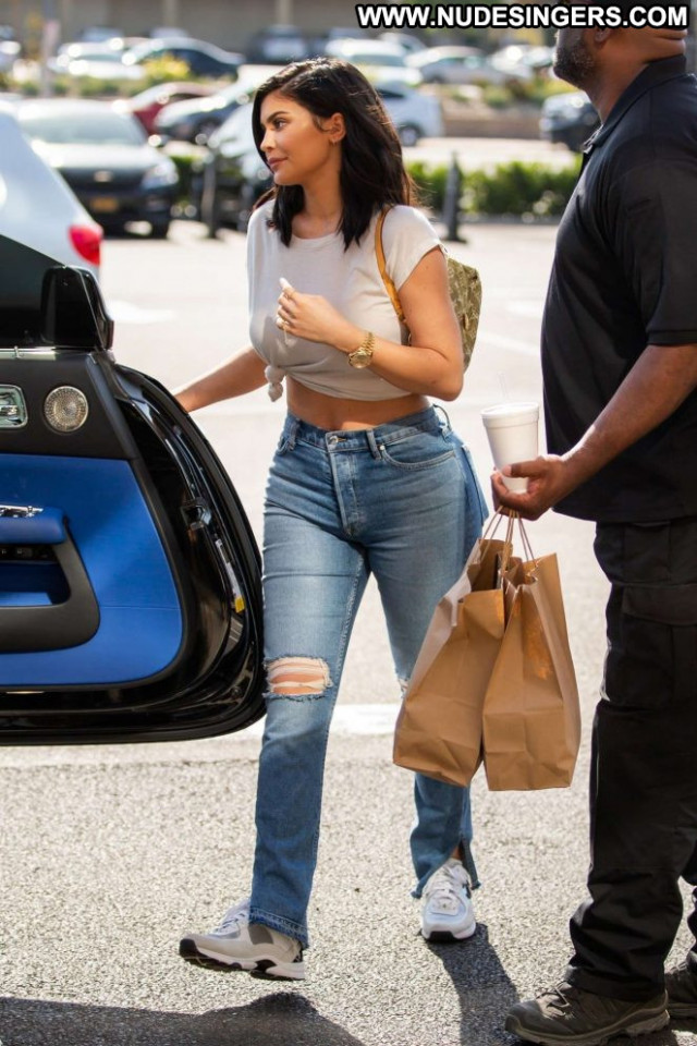 Kylie Jenner No Source  Beautiful Jeans Posing Hot Paparazzi Babe