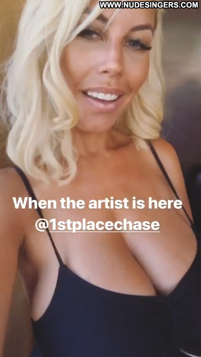 Scarlett Byrne Las Vegas Posing Hot Cleavage Bar Latina Videos