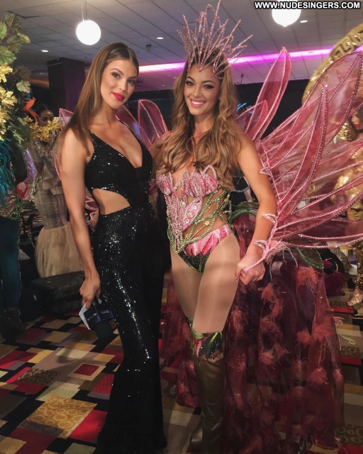 Demi Leigh Nel Peters Celebrity Winter Posing Hot Happy Babe Beautiful Straight Live Beach Birthday Bikini