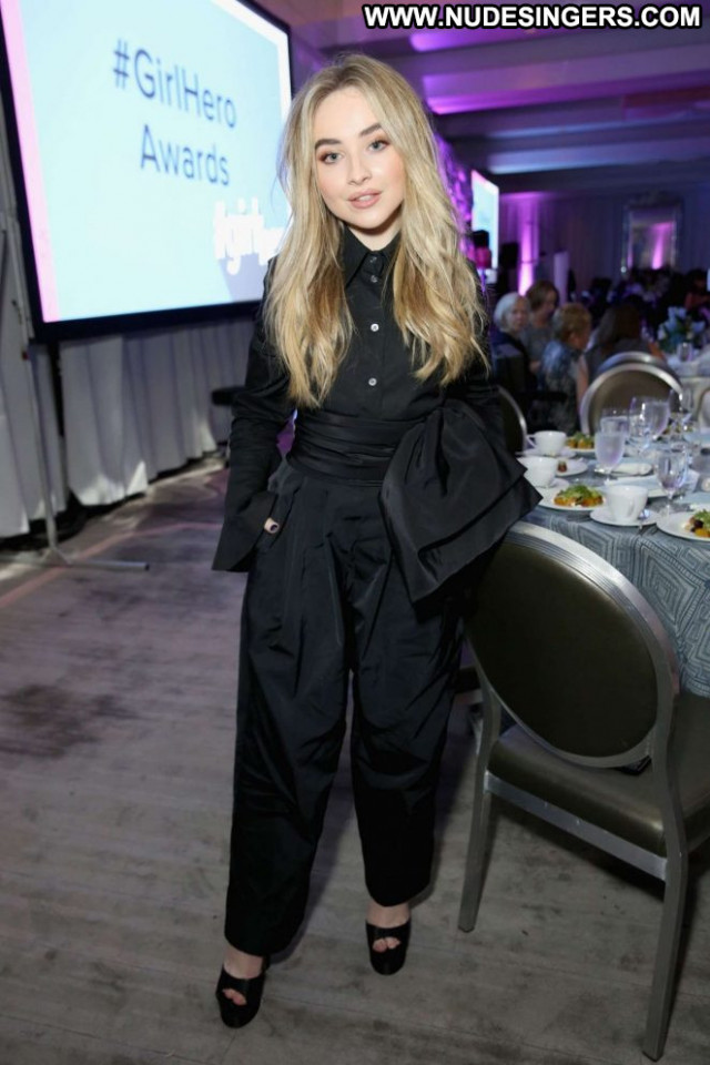 Sabrina Carpenter Beverly Hills Awards Babe Posing Hot Paparazzi