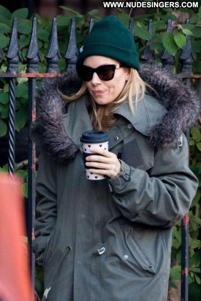 Sienna Miller No Source Celebrity Beautiful Paparazzi Nyc Babe Posing