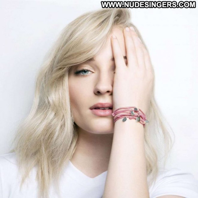 Sophie Turner No Source Posing Hot Beautiful Babe Celebrity Paparazzi