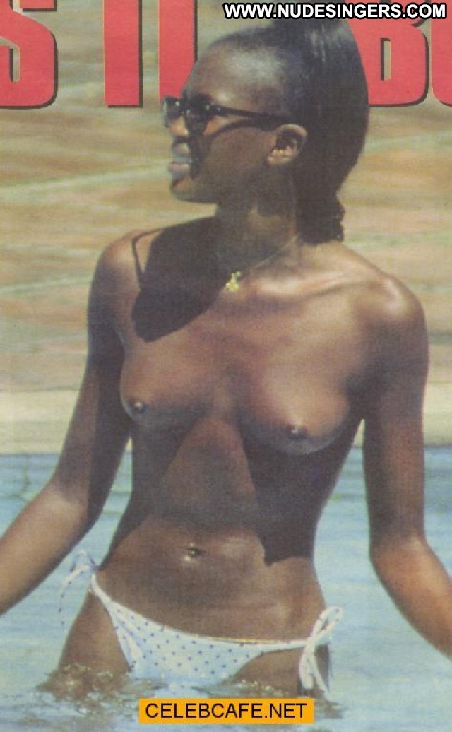 Naomi Campbell No Source Celebrity Posing Hot Babe Toples Beautiful