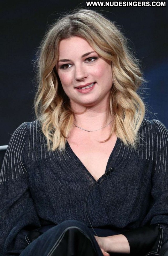 Emily Vancamp The Resident Babe Beautiful Tv Show Celebrity Paparazzi