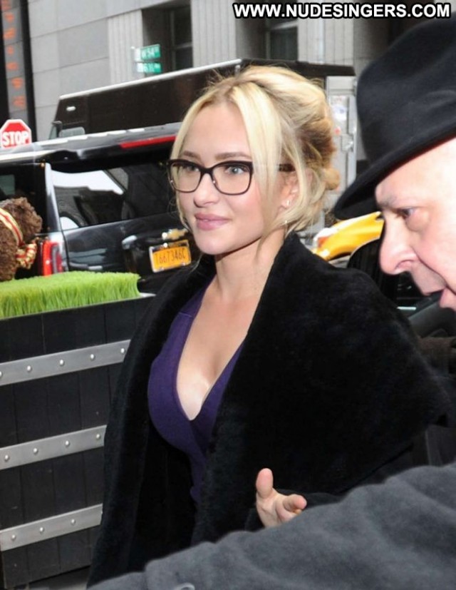 Hayden Panettiere Midtown Hotel Posing Hot Beautiful Paparazzi Babe