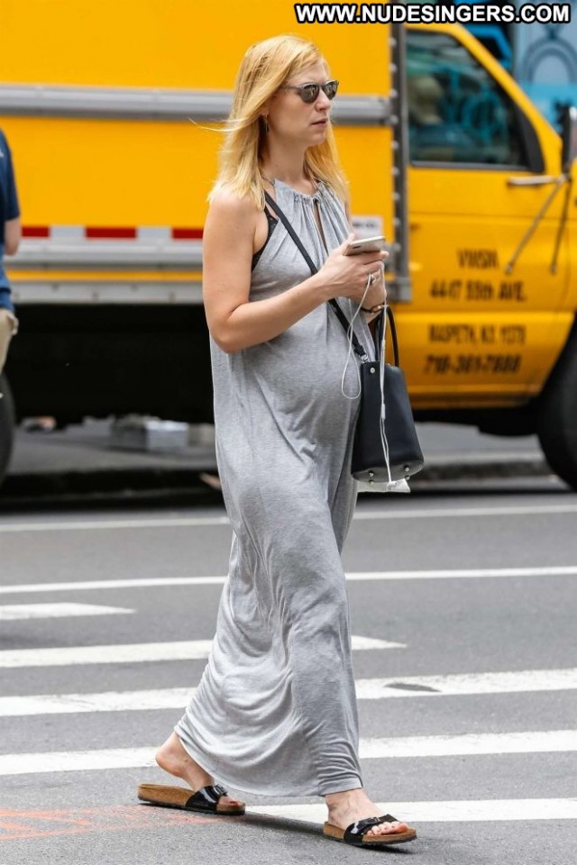 Claire Danes New York Posing Hot Celebrity Paparazzi Babe New York