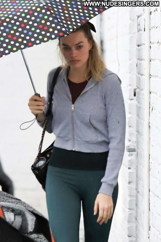 Margot Robbie Gym In La Gym Posing Hot Celebrity Beautiful Paparazzi