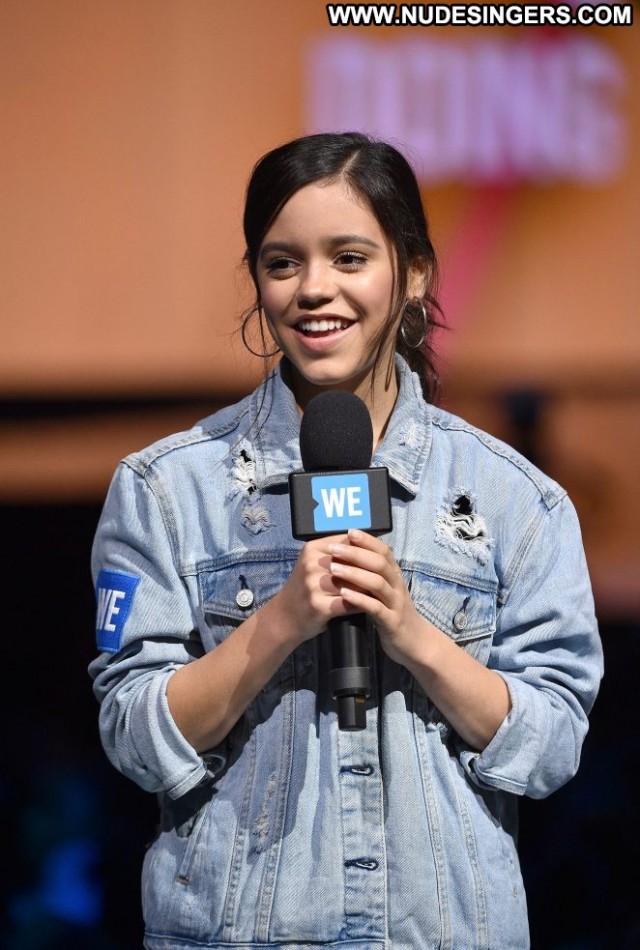 Jenna Ortega New York Celebrity Babe New York Posing Hot Paparazzi