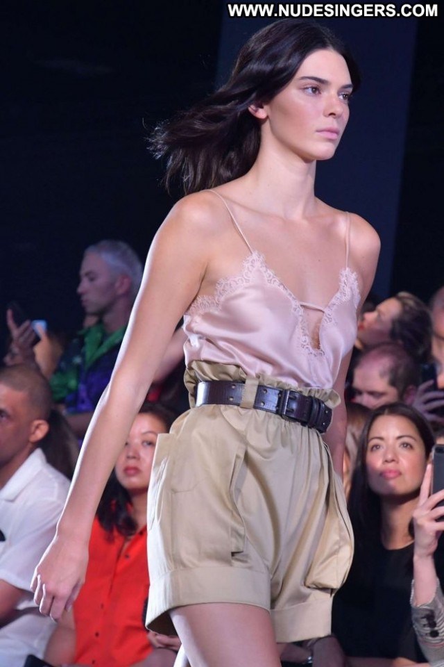 Kendall Jenner No Source Babe Paparazzi Posing Hot Beautiful Celebrity