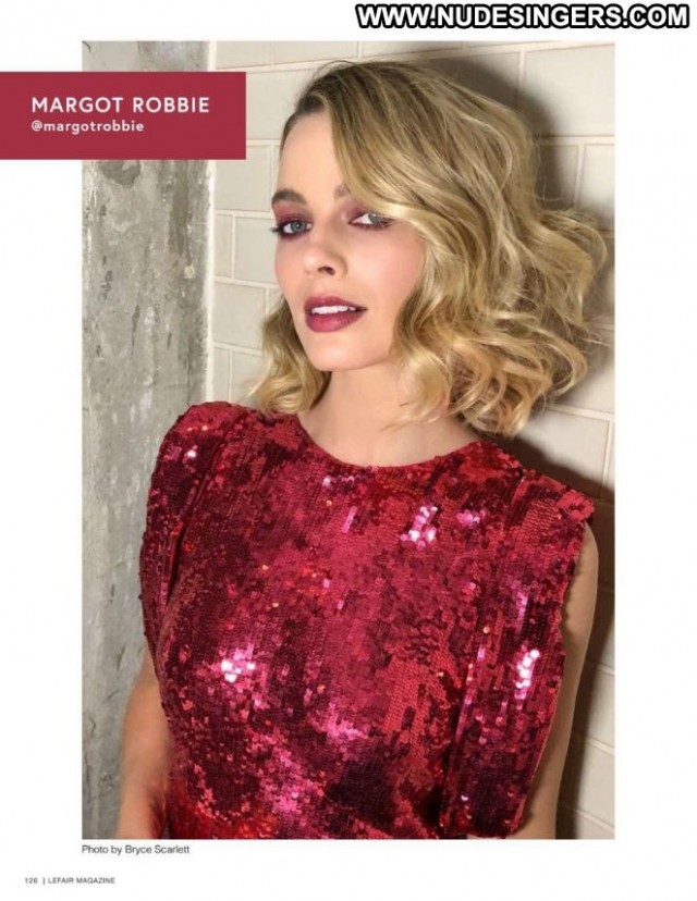 Margot Robbie Posing Hot Magazine Paparazzi Celebrity