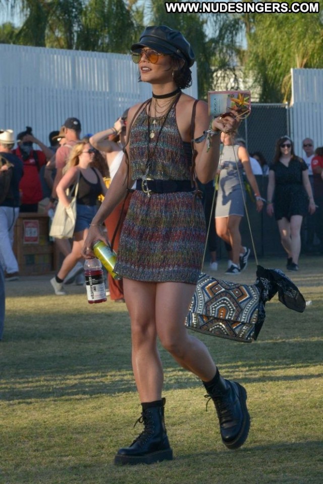 Vanessa Hudgens No Source Paparazzi Babe Posing Hot Coach Beautiful