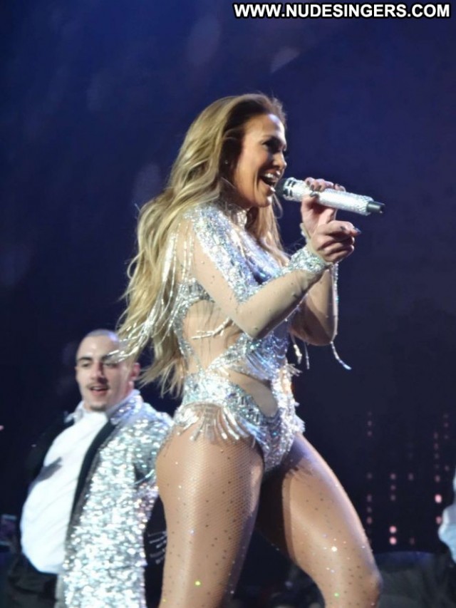 Jennifer Lopez Las Vegas  Beautiful Paparazzi Celebrity Babe Posing