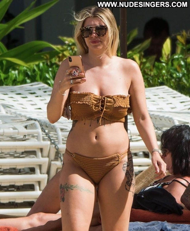 Olivia Buckland No Source Celebrity Bar Babe Bikini Posing Hot