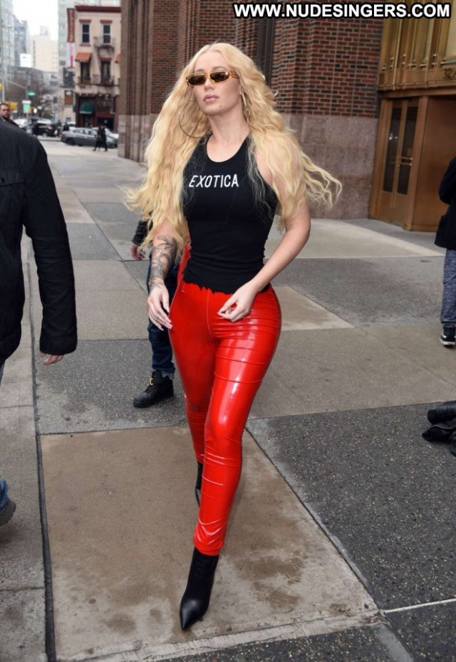 Iggy Azalea No Source Posing Hot Pants Celebrity Babe Paparazzi