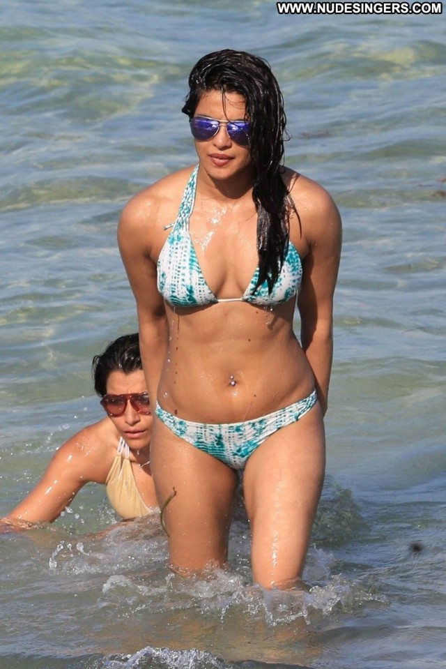 Priyanka Chopra No Source Actress Sex Posing Hot Beautiful Sexy
