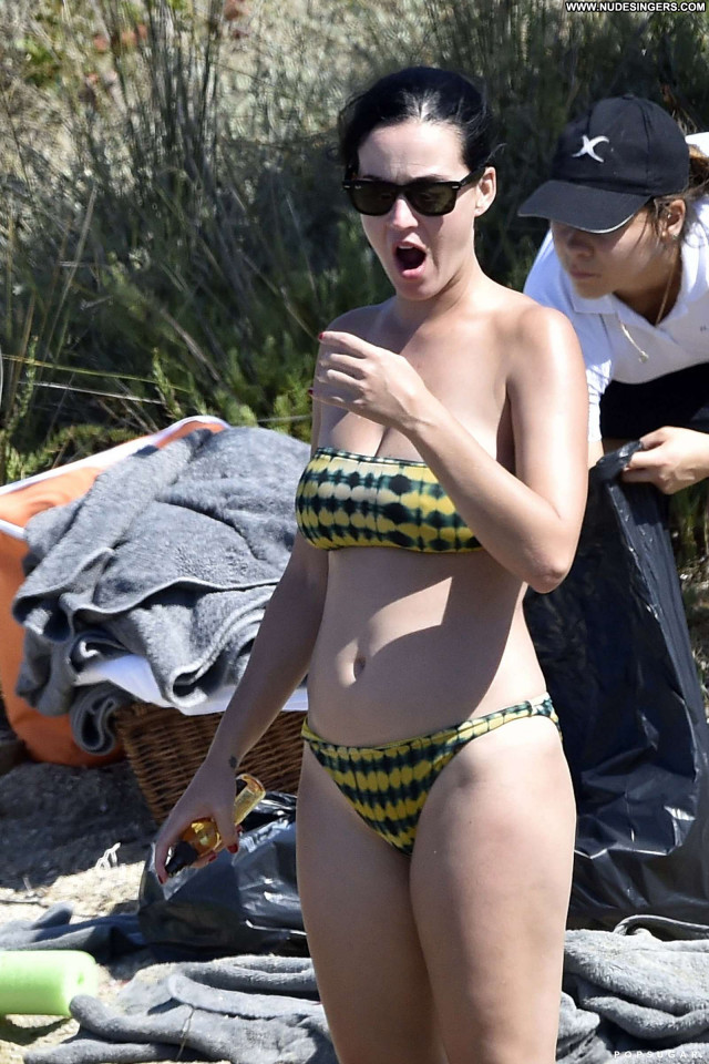 Katy Perry No Source Posing Hot Bikini Italy Babe Candids Candid