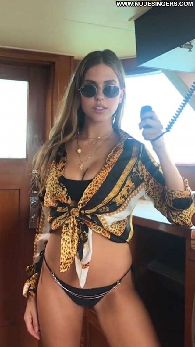 Kara Del No Source Sexy Posing Hot Beautiful Babe Celebrity