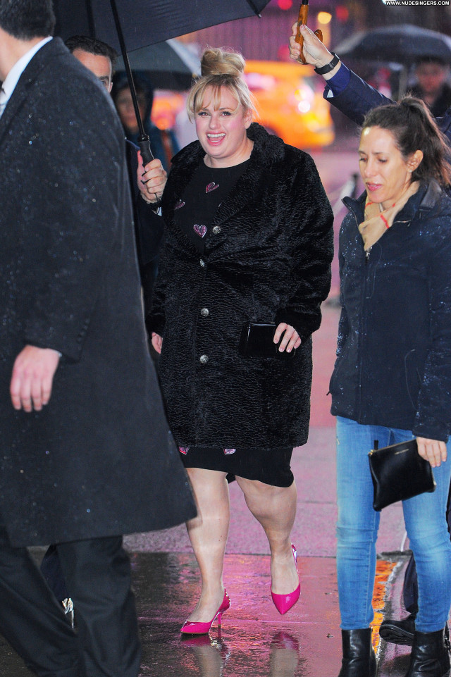 Rebel Wilson Good Morning America Posing Hot New York Babe Celebrity